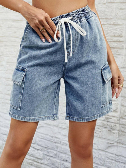 Drawstring Denim Shorts with Convenient PocketsRevamp Your Casual Style
Effortlessly enhance your wardrobe with our Drawstring Denim Shorts with Convenient Pockets. These shorts are designed to blend functionalitLove Salve Drawstring Denim Shortsjeans