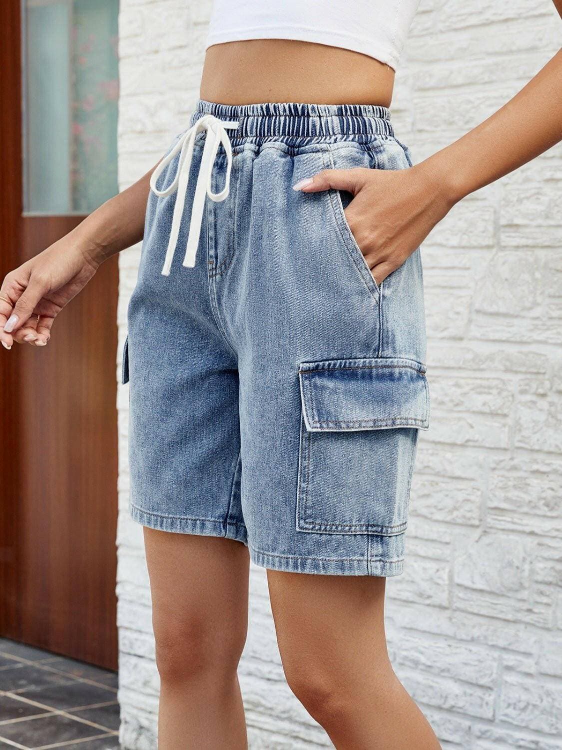 Drawstring Denim Shorts with Convenient PocketsRevamp Your Casual Style
Effortlessly enhance your wardrobe with our Drawstring Denim Shorts with Convenient Pockets. These shorts are designed to blend functionalitLove Salve Drawstring Denim Shortsjeans