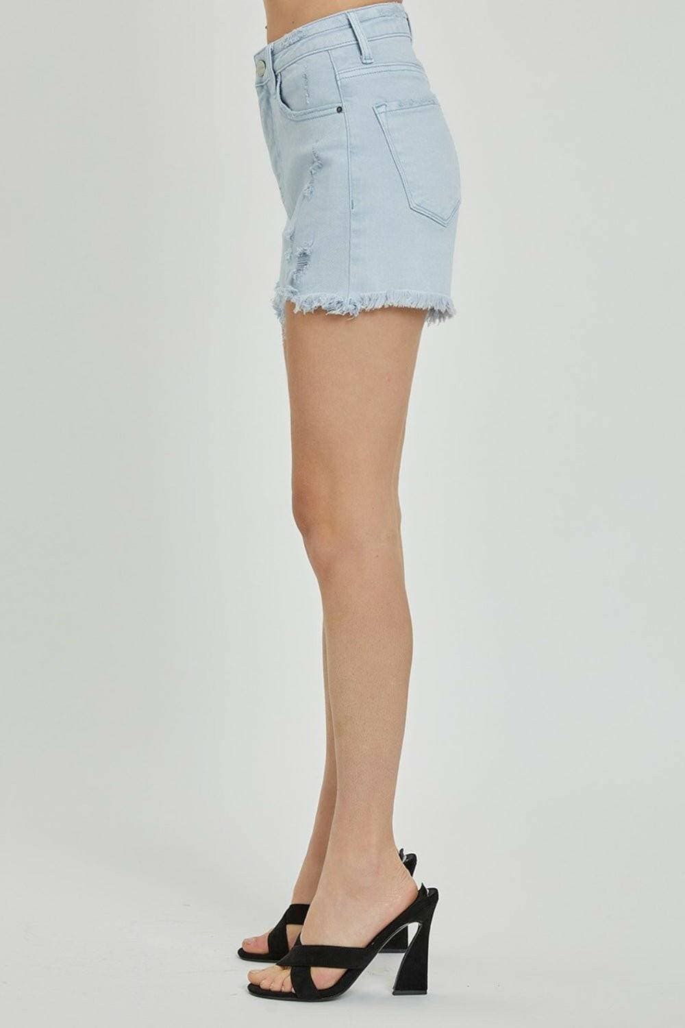 RISEN Distressed Denim Shorts - Stylish and Cozy Summer Must-HaveUpgrade Your Summer Wardrobe

Introducing the RISEN Distressed Denim Shorts - a perfect fusion of style and comfort that you'll want to wear all season long! These sLove Salve RISEN Distressed Denim Shorts - Stylishjeans