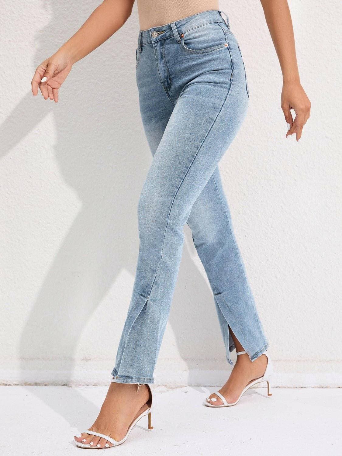 Stylish buttoned slit jeans with functional pockets and stretchy comfort