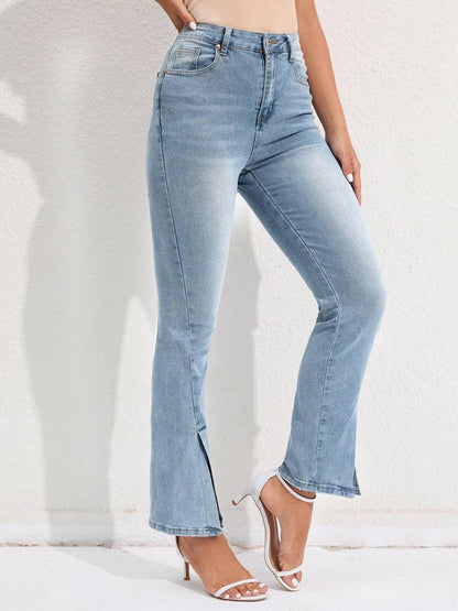 Stylish buttoned slit jeans with functional pockets and stretchy comfort