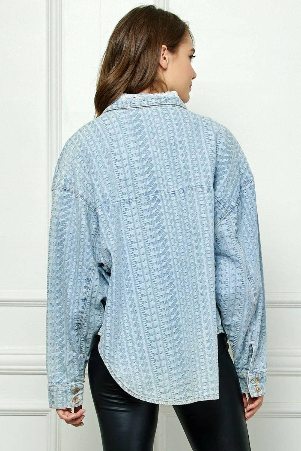 Veveret Denim Dropped Shoulder Button-Up Top with Pocket - EffortlesslElevate Your Wardrobe
 
The Veveret Denim Dropped Shoulder Button-Up Top with Pocket is a perfect blend of elegance and comfort that exudes casual chic. Designed forLove Salve Veveret Denim Dropped Shoulder Button-jeans