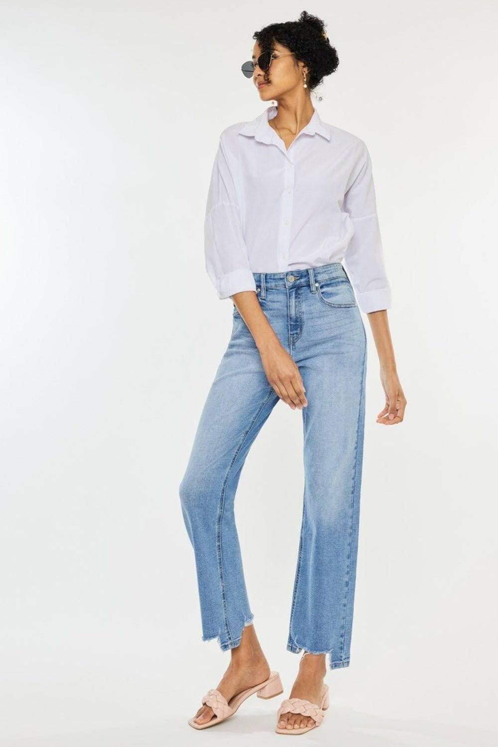 Essential High Waist Straight Jeans with Raw Hem: Elevate Your Style GEssential High Waist Straight Jeans with Raw Hem

Elevate Your Style Game with the Essential High Waist Straight Jeans, the perfect fusion of comfort and contemporarLove Salve Essential High Waist Straight Jeansjeans