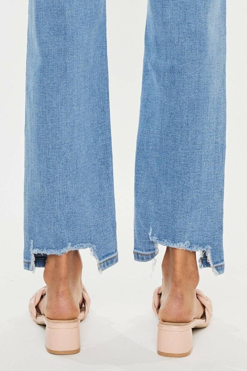 Essential High Waist Straight Jeans with Raw Hem: Elevate Your Style GEssential High Waist Straight Jeans with Raw Hem

Elevate Your Style Game with the Essential High Waist Straight Jeans, the perfect fusion of comfort and contemporarLove Salve Essential High Waist Straight Jeansjeans