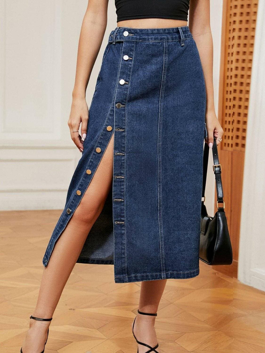 Chic Button-Down Denim SkirtChic Button-Down Denim Skirt

Revamp your style with our Chic Button-Down Denim Skirt, the ultimate fashion statement that will elevate your wardrobe to new heights.Love Salve Chic Button-jeans