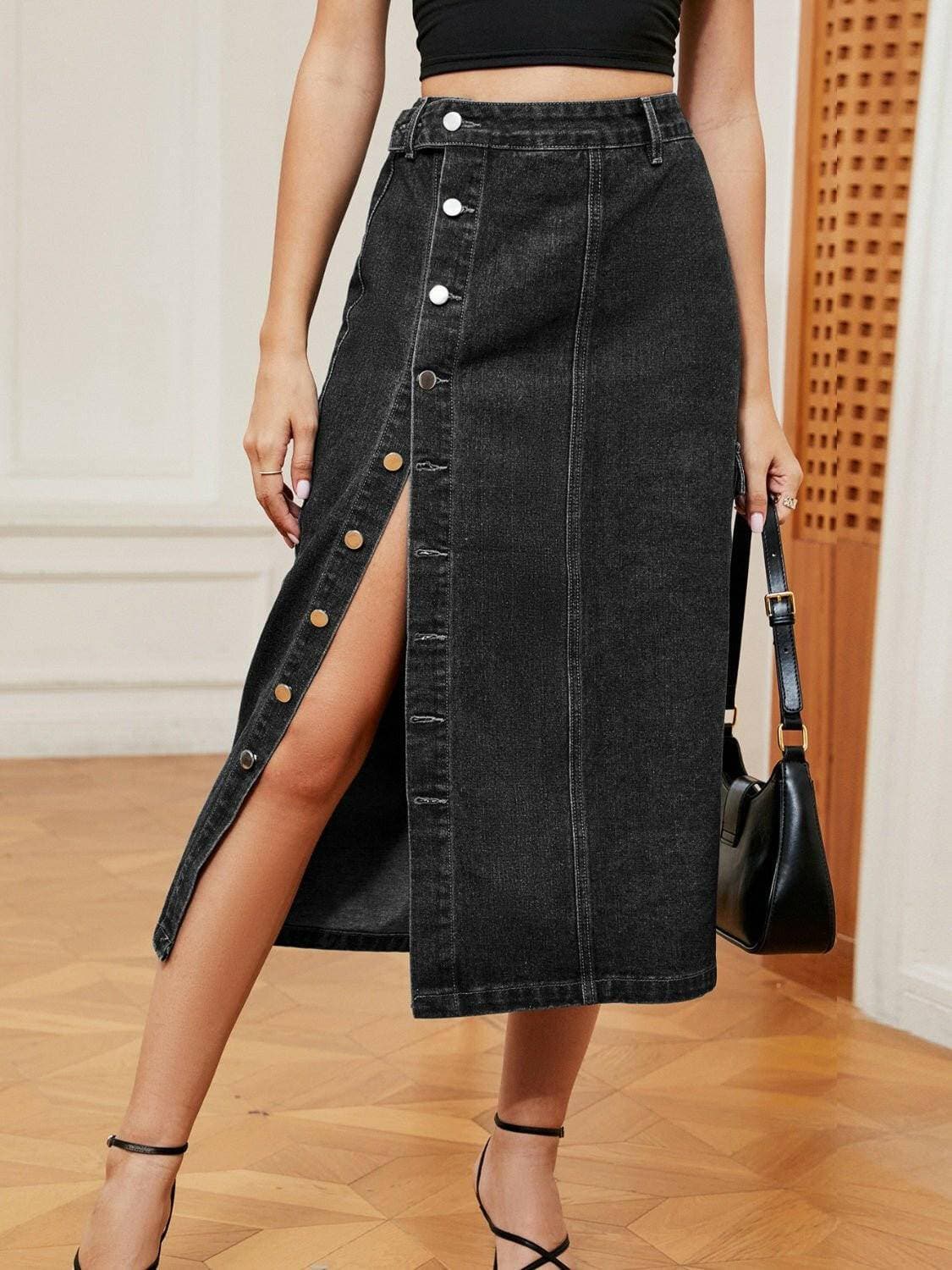 Chic Button-Down Denim SkirtChic Button-Down Denim Skirt

Revamp your style with our Chic Button-Down Denim Skirt, the ultimate fashion statement that will elevate your wardrobe to new heights.Love Salve Chic Button-jeans