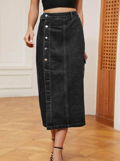 Chic Button-Down Denim SkirtChic Button-Down Denim Skirt

Revamp your style with our Chic Button-Down Denim Skirt, the ultimate fashion statement that will elevate your wardrobe to new heights.Love Salve Chic Button-jeans