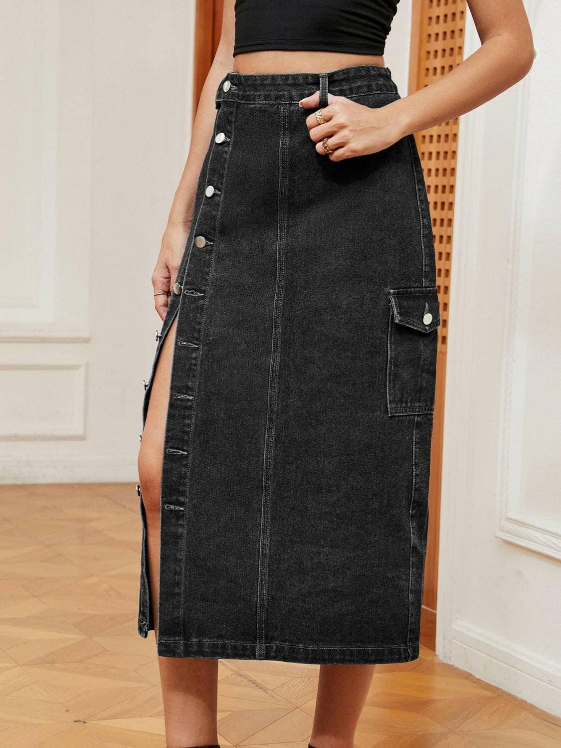 Chic Button-Down Denim SkirtChic Button-Down Denim Skirt

Revamp your style with our Chic Button-Down Denim Skirt, the ultimate fashion statement that will elevate your wardrobe to new heights.Love Salve Chic Button-jeans