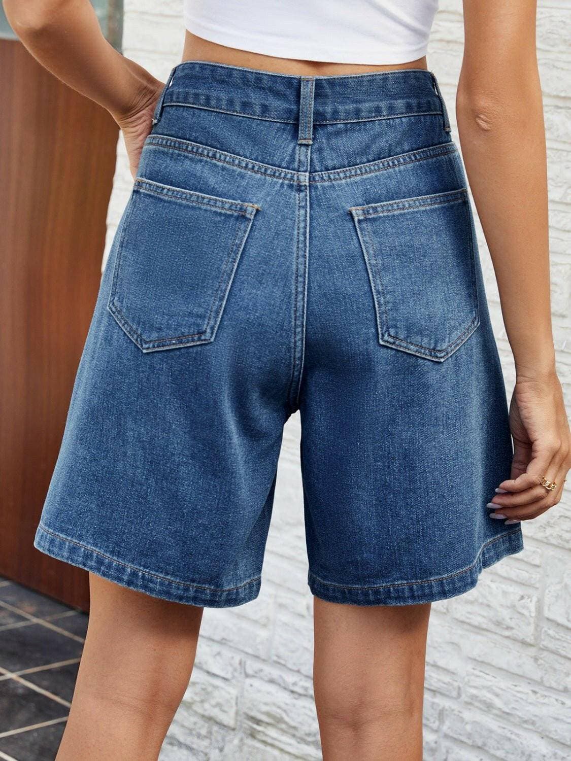 Chic High-Waisted Denim Shorts with Handy PocketsUpgrade Your Summer Wardrobe with Chic High-Waisted Denim Shorts

Revamp your summer look effortlessly with our Chic High-Waisted Denim Shorts. Crafted with a figureLove Salve Chic High-Waisted Denim Shortsjeans