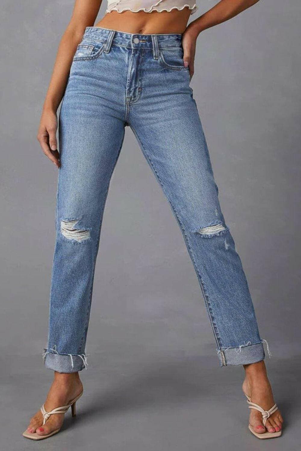 Modische Distressed Straight Jeans mit offenem Saum und Taschen