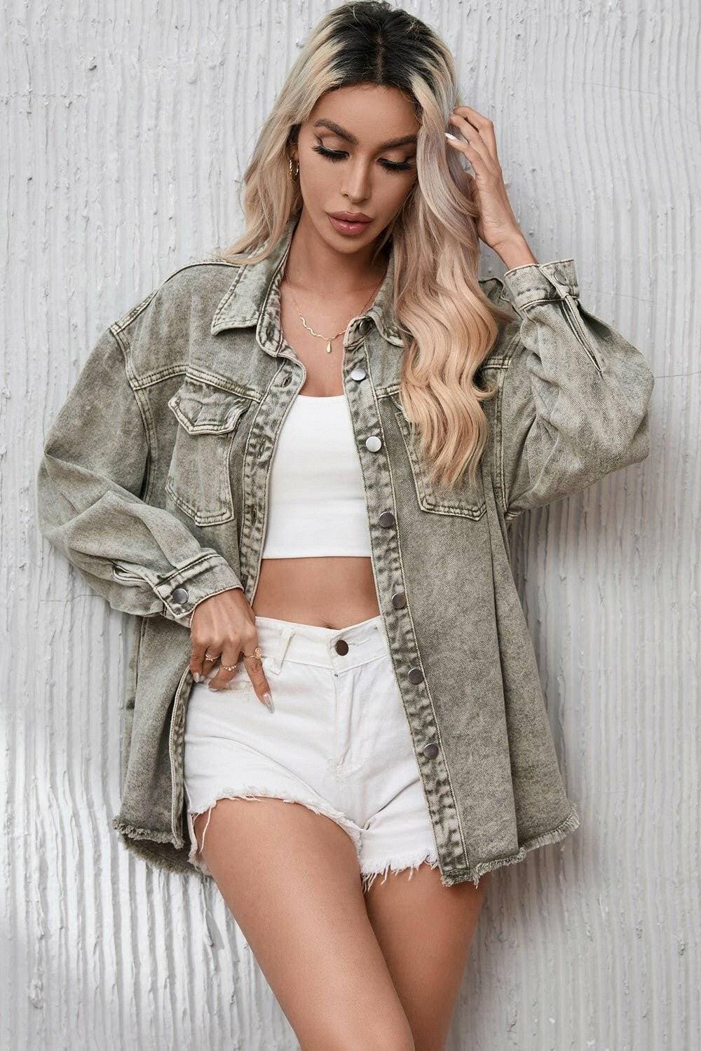 Button-Up Denim Jacket with Raw Hem and PocketsButton-Up Denim Jacket with Raw Hem and Pockets

Elevate your wardrobe with our Button-Up Denim Jacket with Raw Hem and Pockets, a perfect blend of fashion and functLove Salve Denim Jacketjeans