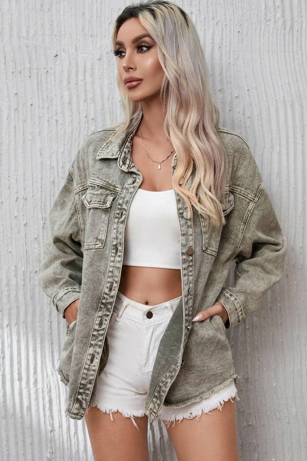 Button-Up Denim Jacket with Raw Hem and PocketsButton-Up Denim Jacket with Raw Hem and Pockets

Elevate your wardrobe with our Button-Up Denim Jacket with Raw Hem and Pockets, a perfect blend of fashion and functLove Salve Denim Jacketjeans