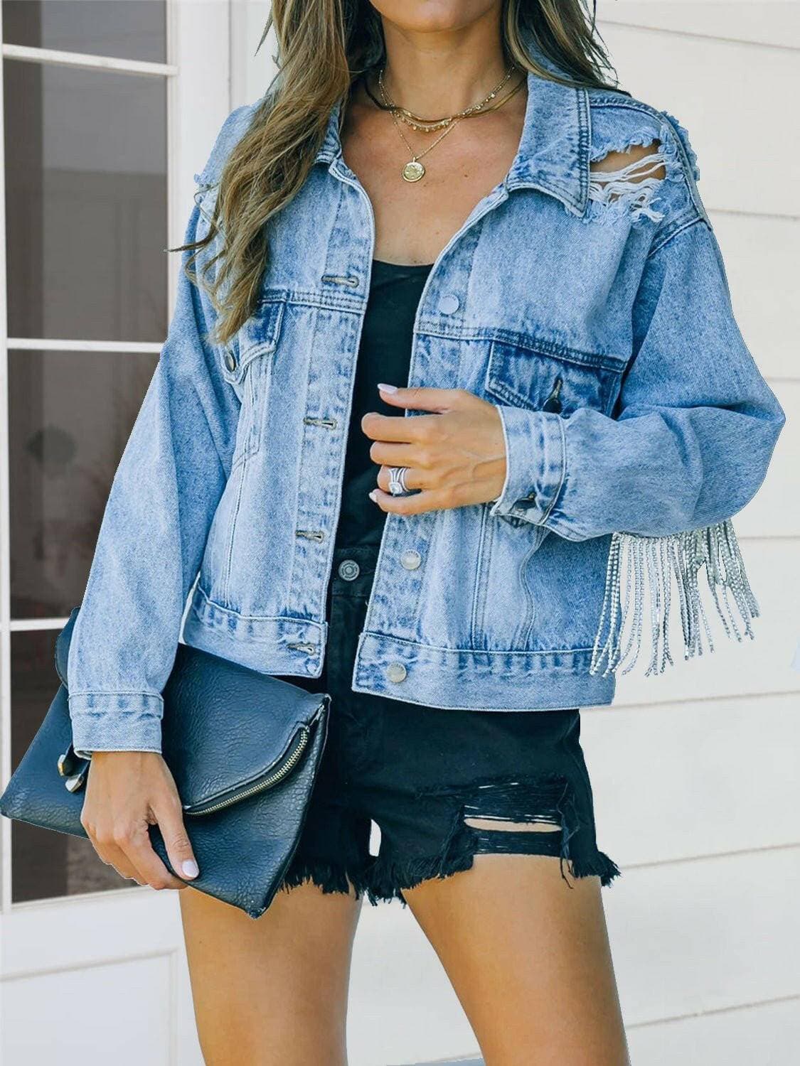 Denim Distressed Fringe JacketUpgrade Your Style with our Denim Distressed Fringe Jacket

Step up your fashion game with our must-have Denim Distressed Fringe Jacket, a fusion of trendiness and cLove Salve Denim Distressed Fringe Jacketjeans