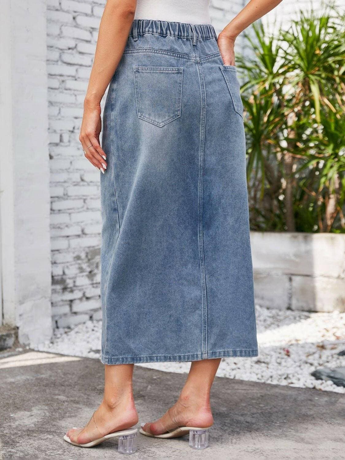 Stylish Side Slit Denim Midi Skirt with PocketsStylish Side Slit Denim Midi Skirt with Pockets

 Upgrade Your Style
 Make a fashion statement with our Stylish Side Slit Denim Midi Skirt with Pockets, a must-have Love Salve Stylish Side Slit Denim Midi Skirtjeans