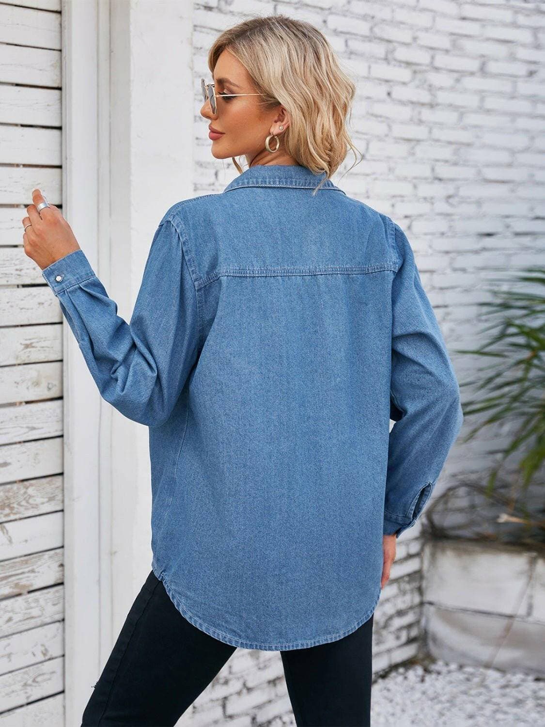 Denim Collared Button-Up Top Tier JacketUpgrade Your Style with Our Denim Collared Button-Up Top Tier Jacket

Step up your fashion game with our Denim Collared Button-Up Top Tier Jacket. This jacket is notLove Salve Denim Collared Button-jeans