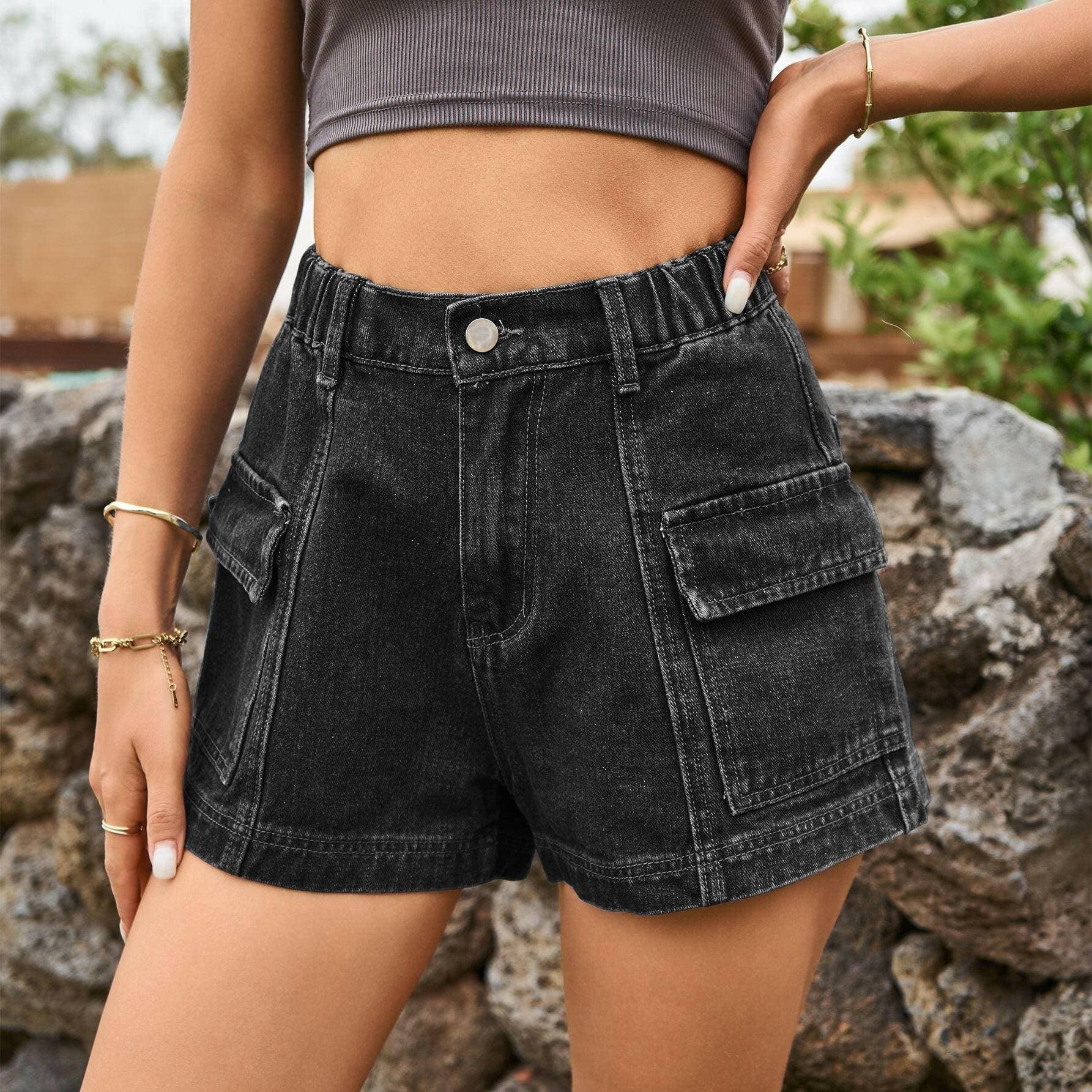 Denim Dream High-Rise Shorts with Stylish PocketsUpgrade Your Summer Style
Chic and Casual: Elevate your look effortlessly with these high-rise shorts that perfectly blend style and comfort. Whether you're headed tLove Salve Denim Dream High-Rise Shortsjeans