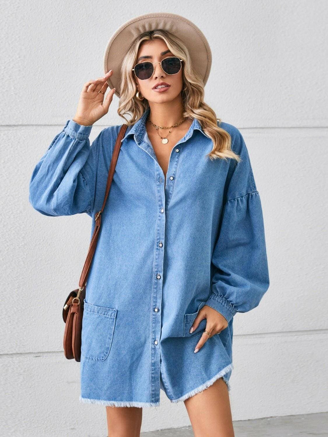 Chic denim dress with pockets