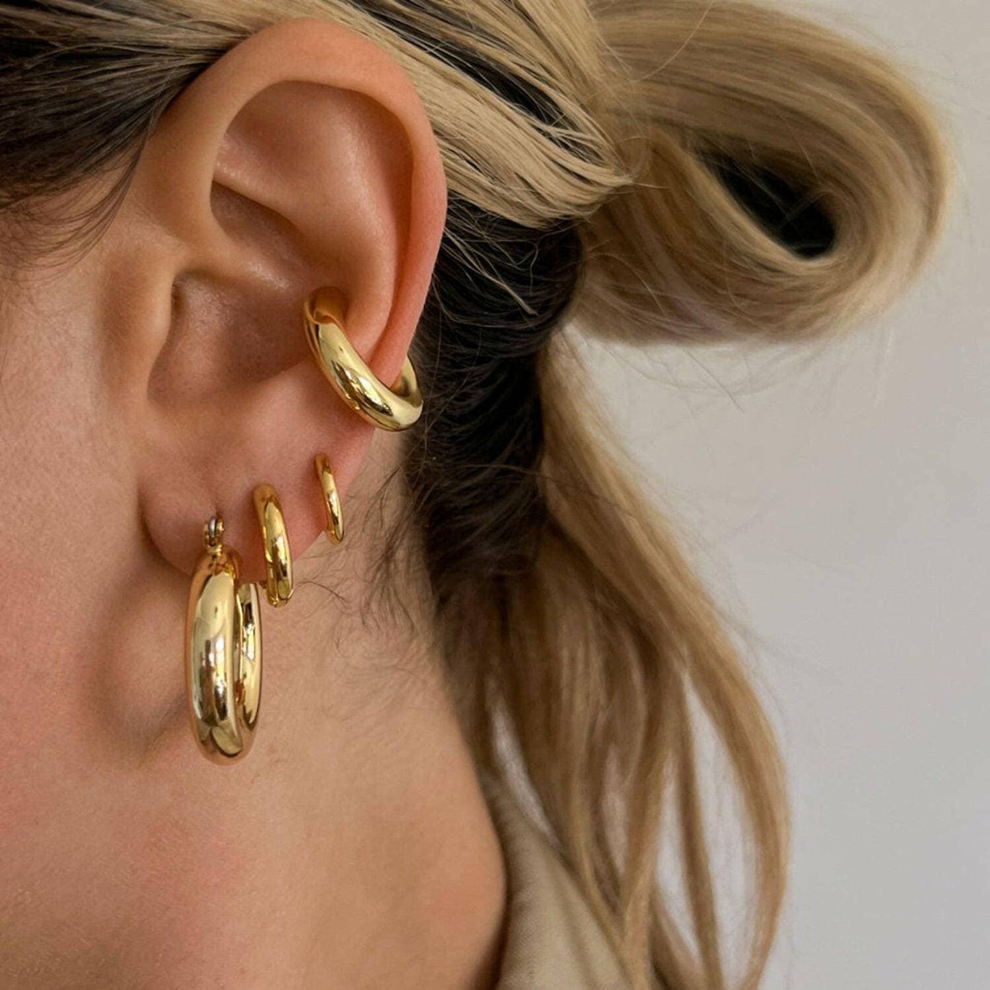 Chic Gold-Plated Stainless Steel Letter C Clip-On EarringsChic Gold-Plated Stainless Steel Letter C Clip-On Earrings
 
 
Upgrade Your Style: Elevate your look with these chic gold-plated stainless steel earrings.
 
DistinctLove Salve Chic Gold-Plated Stainless Steel LetterJewelry