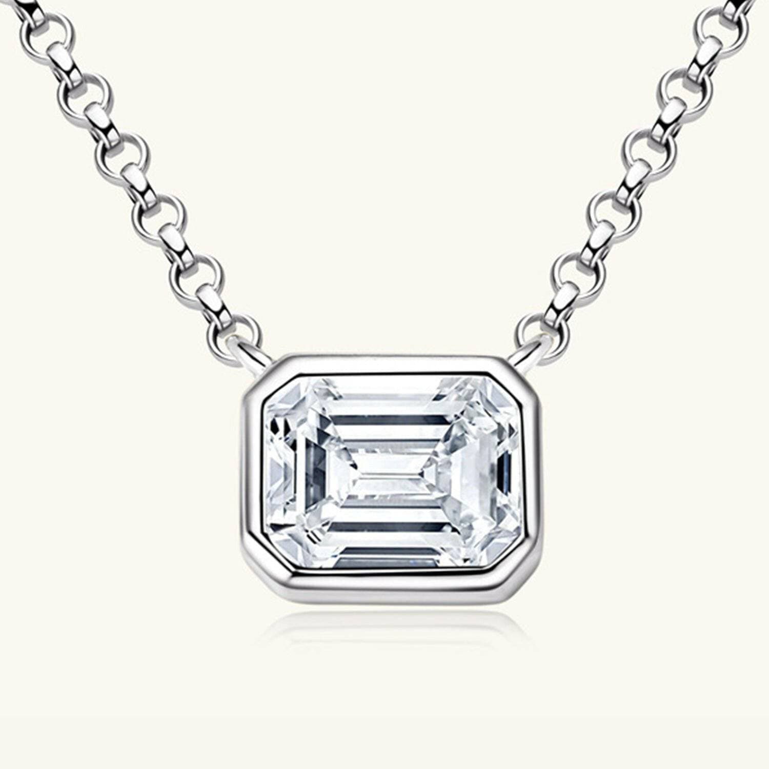 Dazzling Moissanite Sparkle Pendant - Luxurious Sterling Silver and 18K Gold-Plated Statement Jewelry Piece - Love Salve 