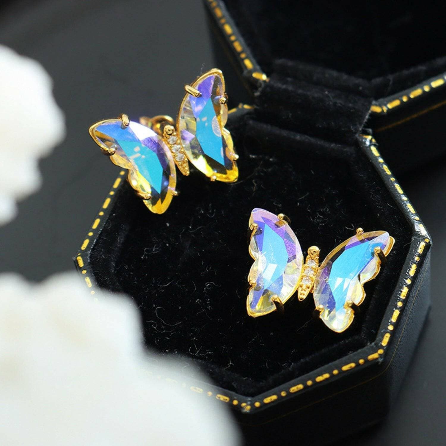 Golden Butterfly Wing Earrings - Elegant Fashion AccessoryTransform Your Style with Golden Butterfly Wing Earrings
 Indulge in elegance and sophistication with our Golden Butterfly Wing Earrings, a must-have fashion accessoLove Salve Golden Butterfly Wing Earrings - Elegant Fashion AccessoryJewelry