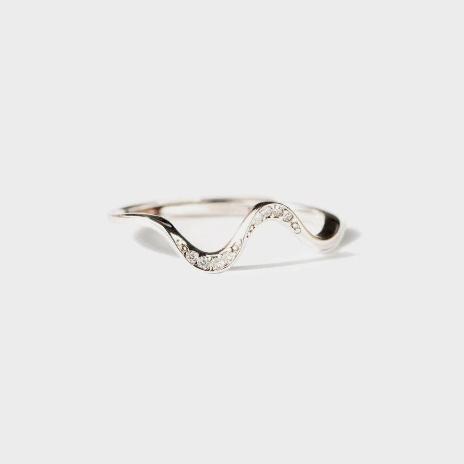 Zircon Wave Sterling Silver Ring with Sparkling Zircon Stones - Love Salve 