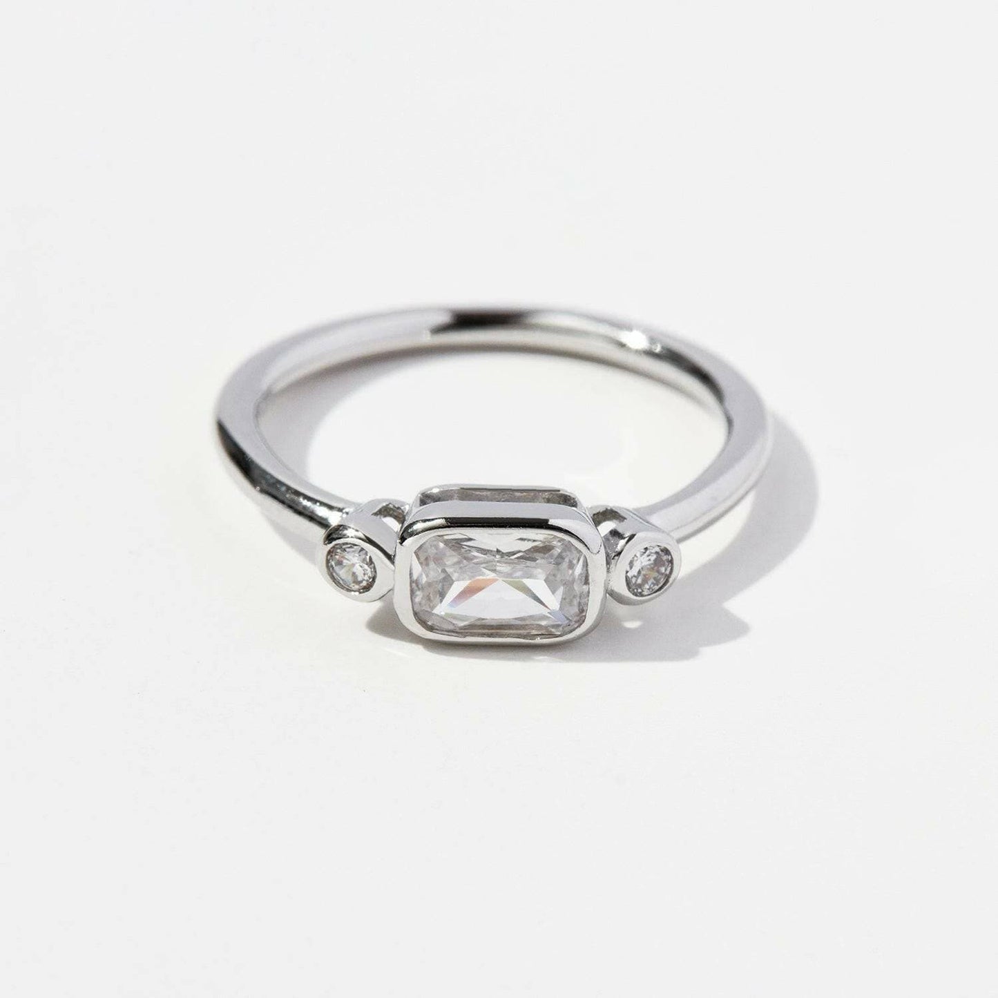 Geometric Zircon Sterling Silver Ring - Elegant Design & Durable CraftExperience Elegance with our Geometric Zircon Sterling Silver Ring
 Indulge in the sophistication of our exquisite geometric zircon ring, meticulously crafted from pLove Salve Geometric Zircon Sterling Silver Ring - Elegant Design & Durable CraftsmanshipJewelry