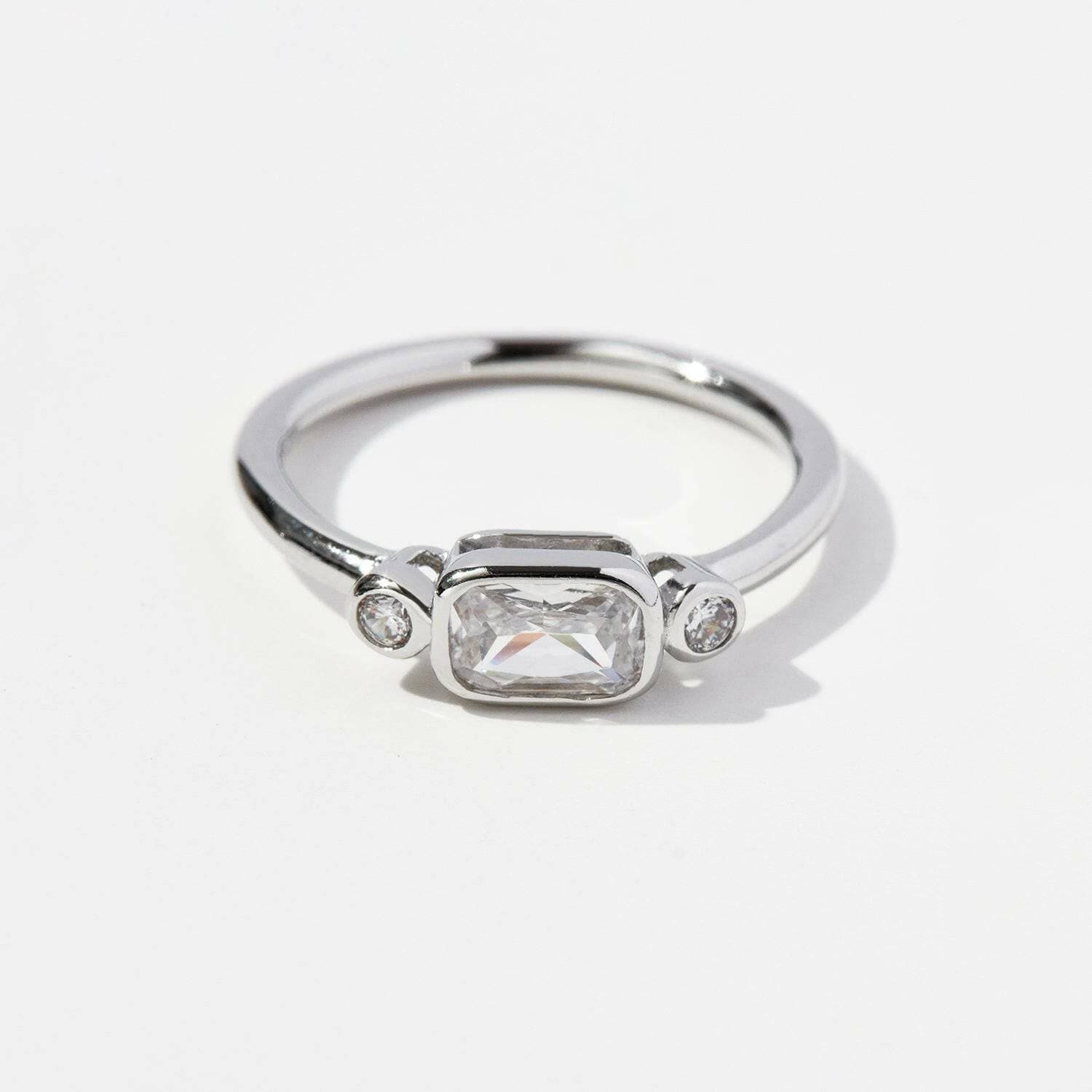 Geometric Zircon Sterling Silver Ring - Elegant Design & Durable CraftExperience Elegance with our Geometric Zircon Sterling Silver Ring
 Indulge in the sophistication of our exquisite geometric zircon ring, meticulously crafted from pLove Salve Geometric Zircon Sterling Silver Ring - Elegant Design & Durable CraftsmanshipJewelry