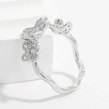 Sophisticated sterling silver zircon ring