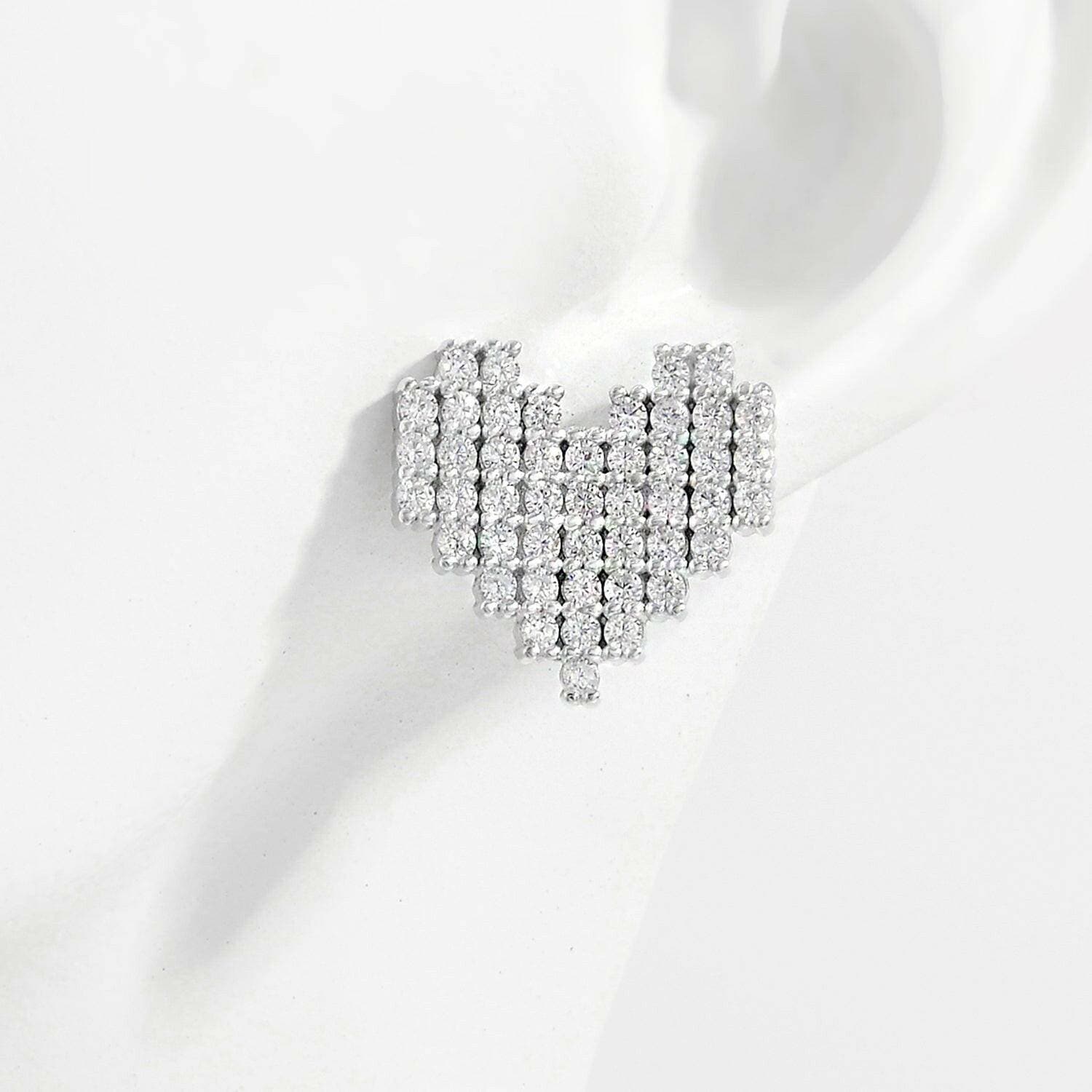 Zircon Heart Stud Earrings - Elegant 925 Sterling Silver SparkleEnhance Your Style with Zircon Heart Stud Earrings
 
 Step into sophistication with our Zircon Heart Stud Earrings, crafted from elegant 925 sterling silver to add aLove Salve Zircon Heart Stud Earrings - Elegant 925 Sterling Silver SparkleJewelry