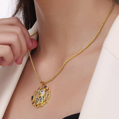 Bear Pendant Necklace with Gold-Plated Titanium Steel and Zircon DetaiBear Pendant Necklace with Gold-Plated Titanium Steel and Zircon Detailing
 Make a Bold Statement with Elegance and Style
 Key Features:
 
 
Durable Material: CrafteLove Salve Bear Pendant NecklaceJewelry