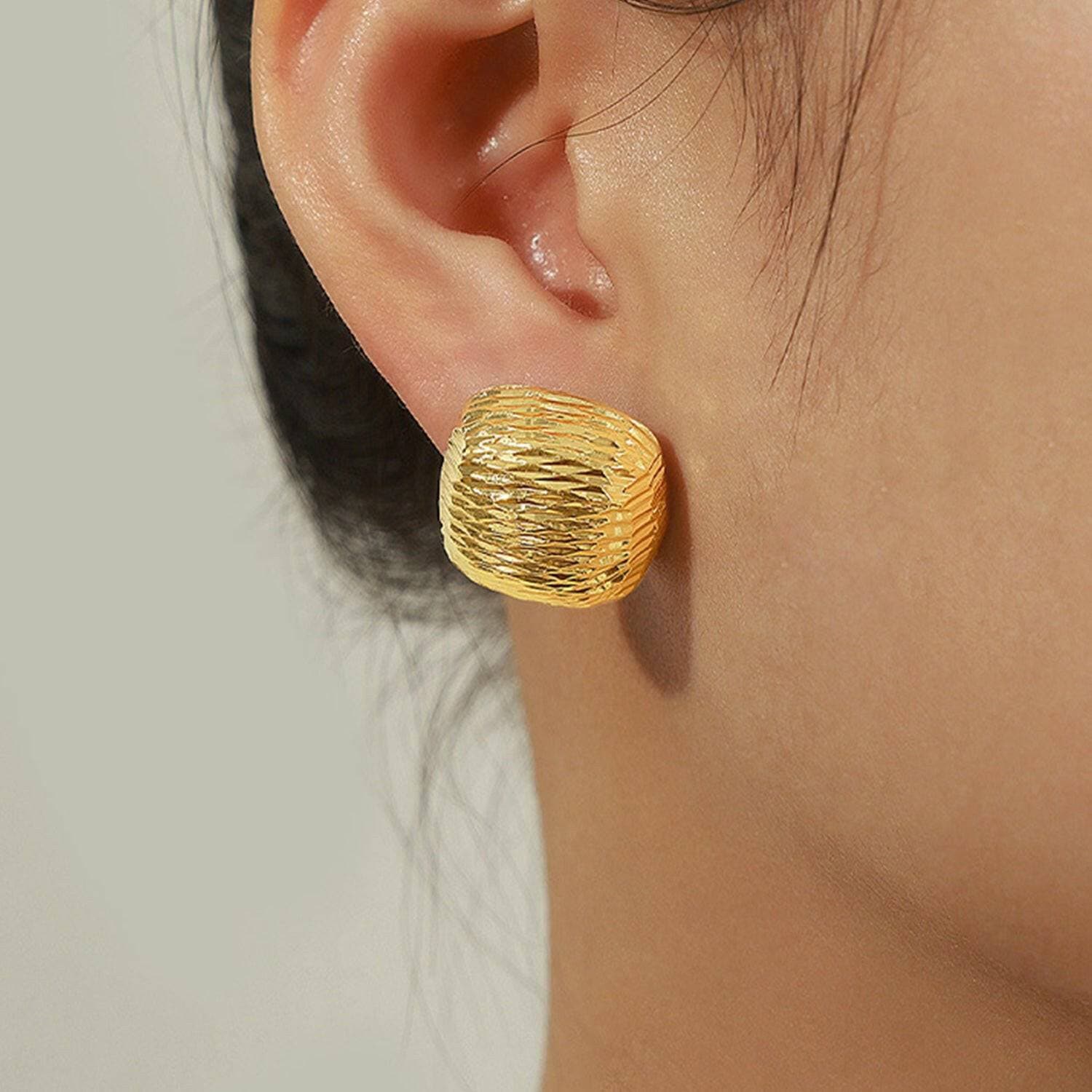 Golden Geometric Stud Earrings - Luxurious Addition to Your AccessorieEnhance Your Style with Golden Geometric Stud Earrings
 Step into sophistication with our stunning Golden Geometric Stud Earrings, a luxurious addition to elevate yoLove Salve Golden Geometric Stud Earrings - Luxurious AdditionJewelry