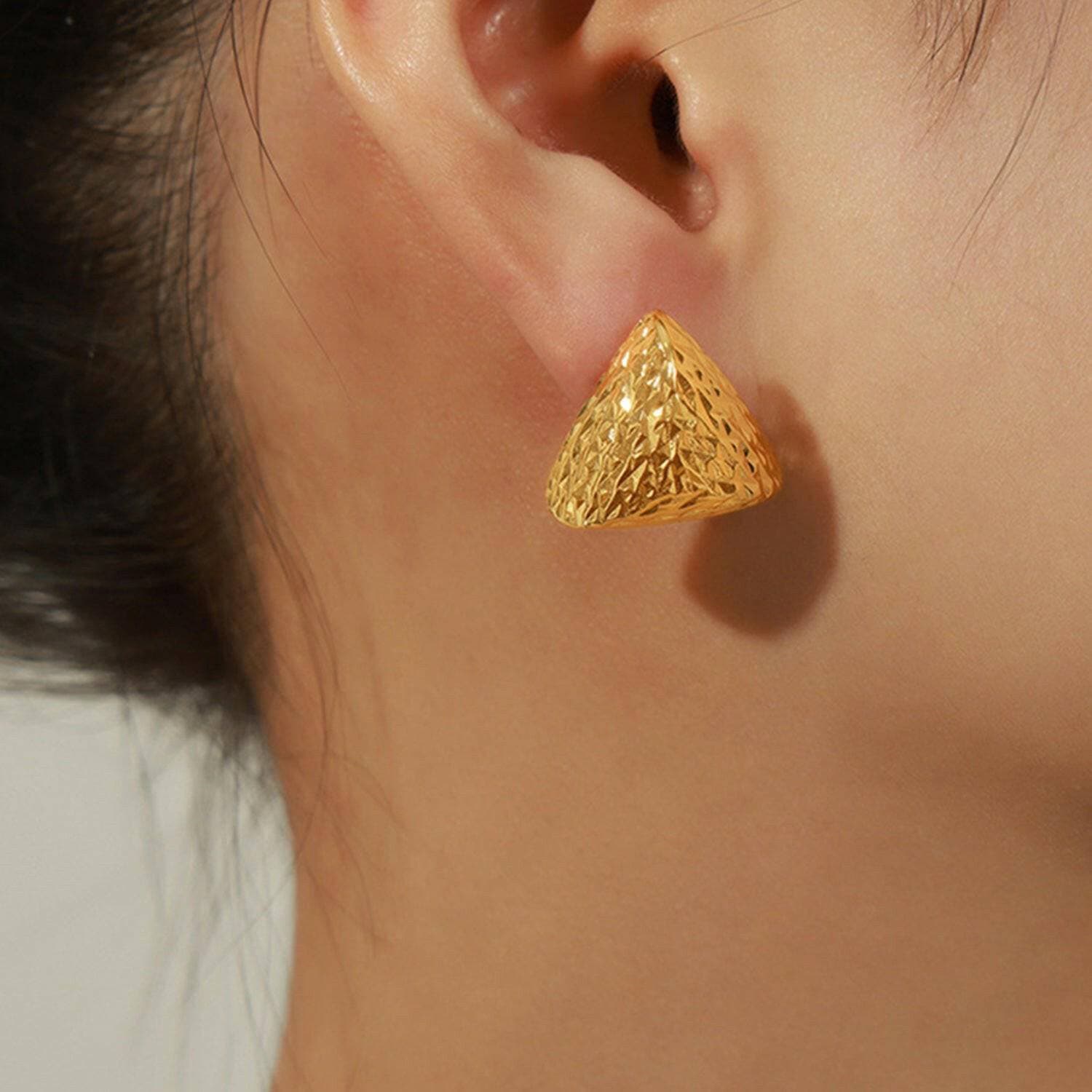 Golden Geometric Stud Earrings - Luxurious Addition to Your AccessorieEnhance Your Style with Golden Geometric Stud Earrings
 Step into sophistication with our stunning Golden Geometric Stud Earrings, a luxurious addition to elevate yoLove Salve Golden Geometric Stud Earrings - Luxurious AdditionJewelry