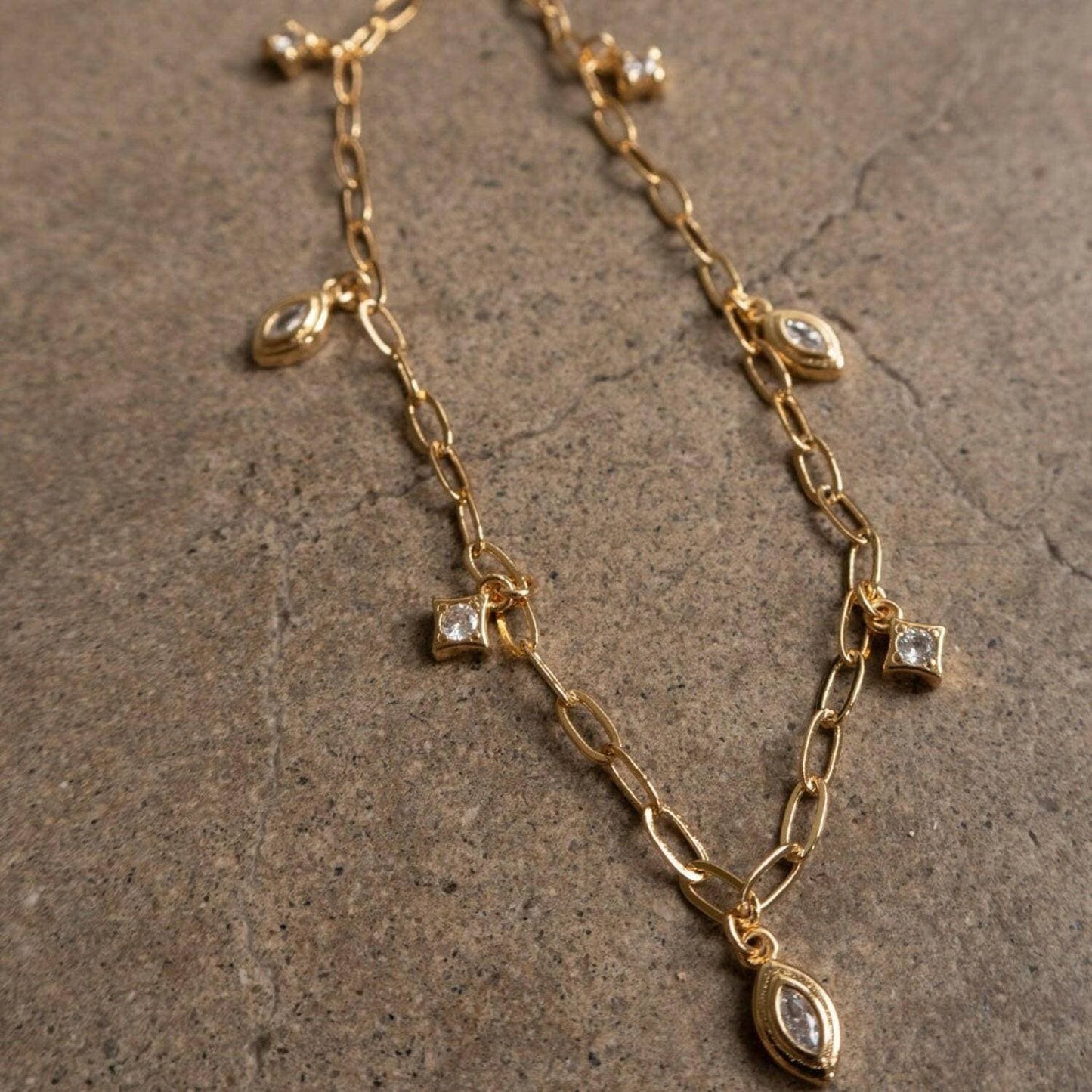 Elegant gold-plated zircon necklace