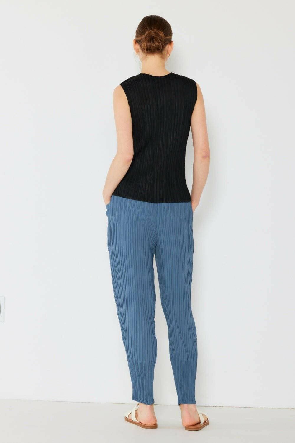 Elegance Redefined: Pleated Jogger Pants with a Contemporary Flair - Love Salve 