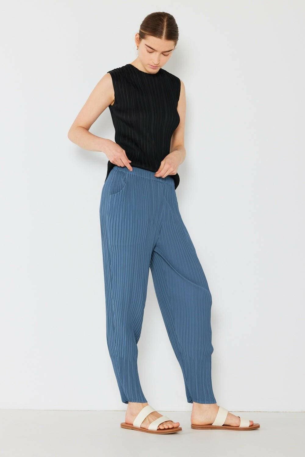 Elegance Redefined: Pleated Jogger Pants with a Contemporary Flair - Love Salve 