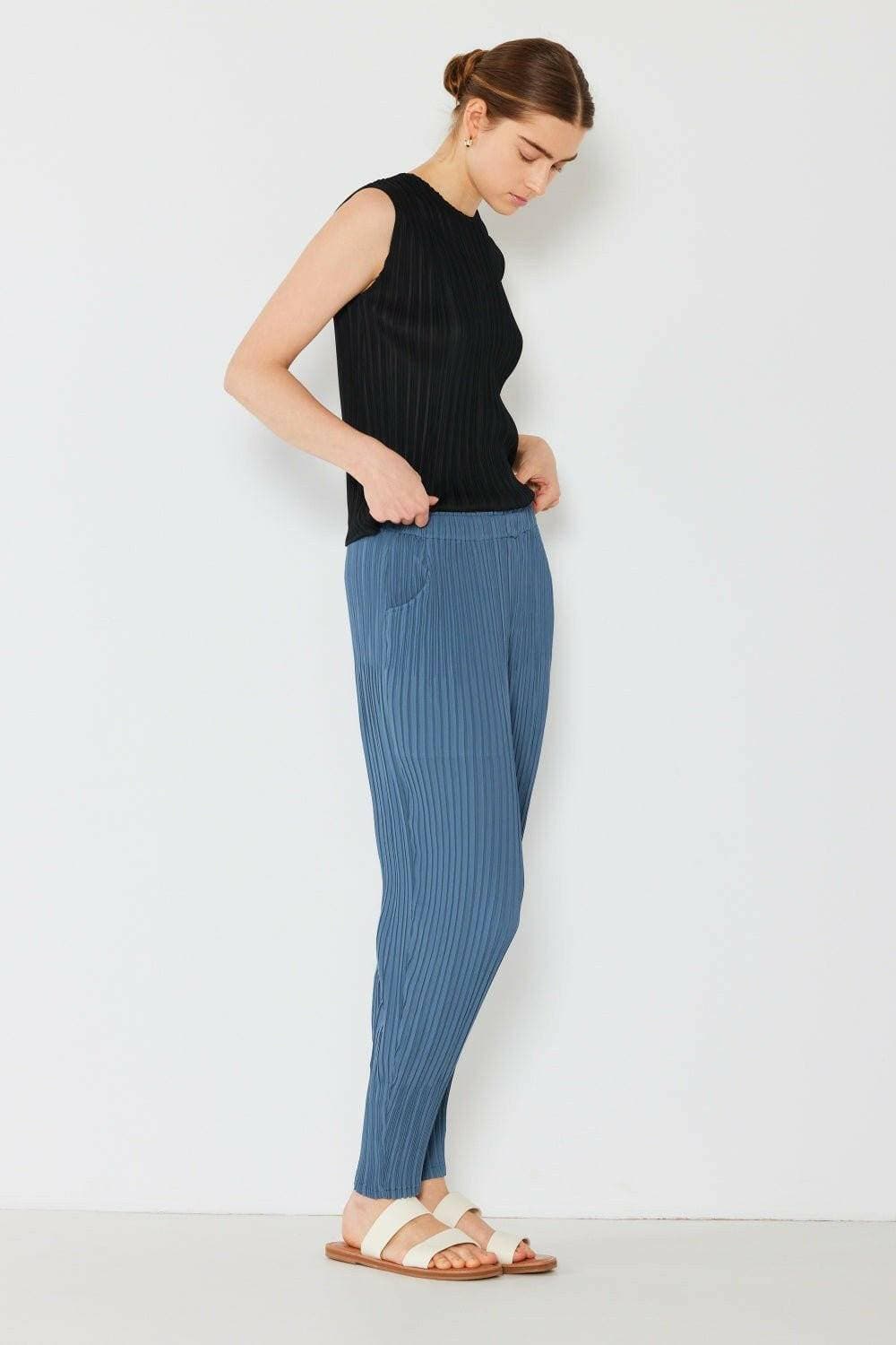 Elegance Redefined: Pleated Jogger Pants with a Contemporary Flair - Love Salve 