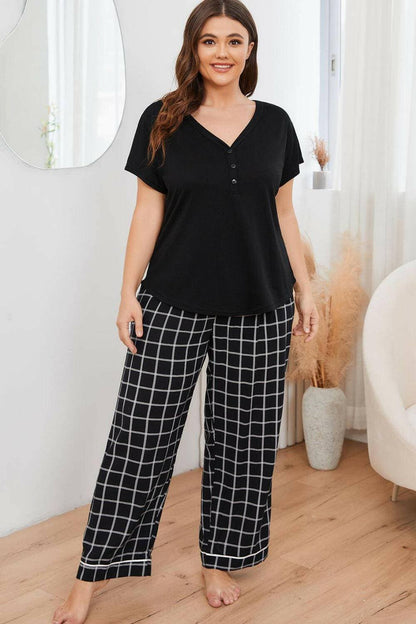 Cozy Plaid V-Neck Lounge Set for Plus SizesCozy Plaid V-Neck Lounge Set for Plus Sizes
 Experience the Perfect Blend of Comfort and Style
 
 Key Features:
 
 
Ultimate Comfort: Relax in sophistication with ouLove Salve -Neck Lounge Setlounge