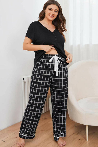 Cozy Plaid V-Neck Lounge Set for Plus SizesCozy Plaid V-Neck Lounge Set for Plus Sizes
 Experience the Perfect Blend of Comfort and Style
 
 Key Features:
 
 
Ultimate Comfort: Relax in sophistication with ouLove Salve -Neck Lounge Setlounge