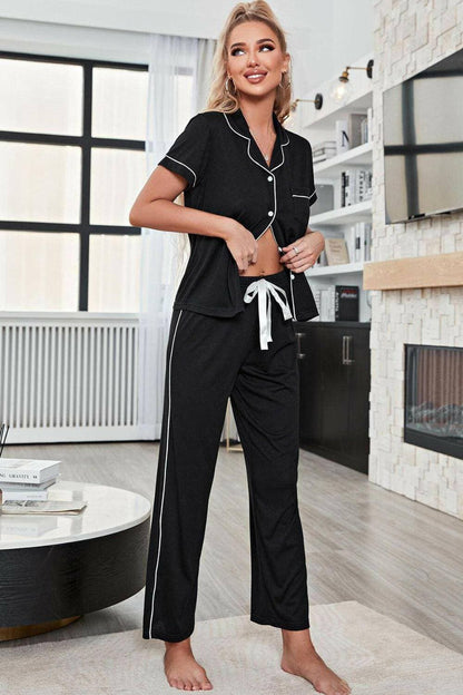 Sophisticated Lounge Set with Stylish Piping DetailExperience Chic Comfort with Our Sophisticated Lounge Set
 
 
Sophisticated Style: Elevate your loungewear with lapel collar, short sleeves, and contrast piping detaLove Salve Sophisticated Lounge Setlounge