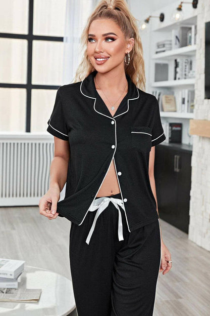 Sophisticated Lounge Set with Stylish Piping DetailExperience Chic Comfort with Our Sophisticated Lounge Set
 
 
Sophisticated Style: Elevate your loungewear with lapel collar, short sleeves, and contrast piping detaLove Salve Sophisticated Lounge Setlounge