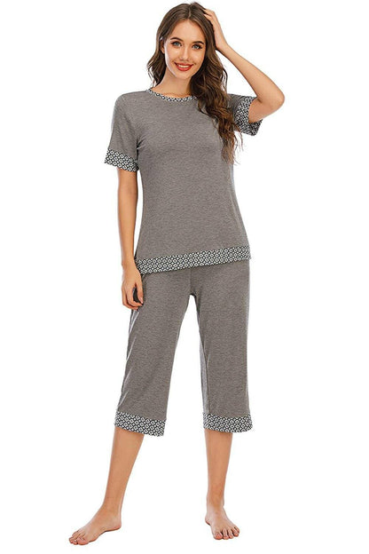 Elegant Lounge Set with Short Sleeve Top and Capri PantsElegant Lounge Set with Short Sleeve Top and Capri Pants
 Indulge in relaxation without compromising on style. Elevate your loungewear game with our Elegant Lounge SLove Salve Elegant Lounge Setlounge