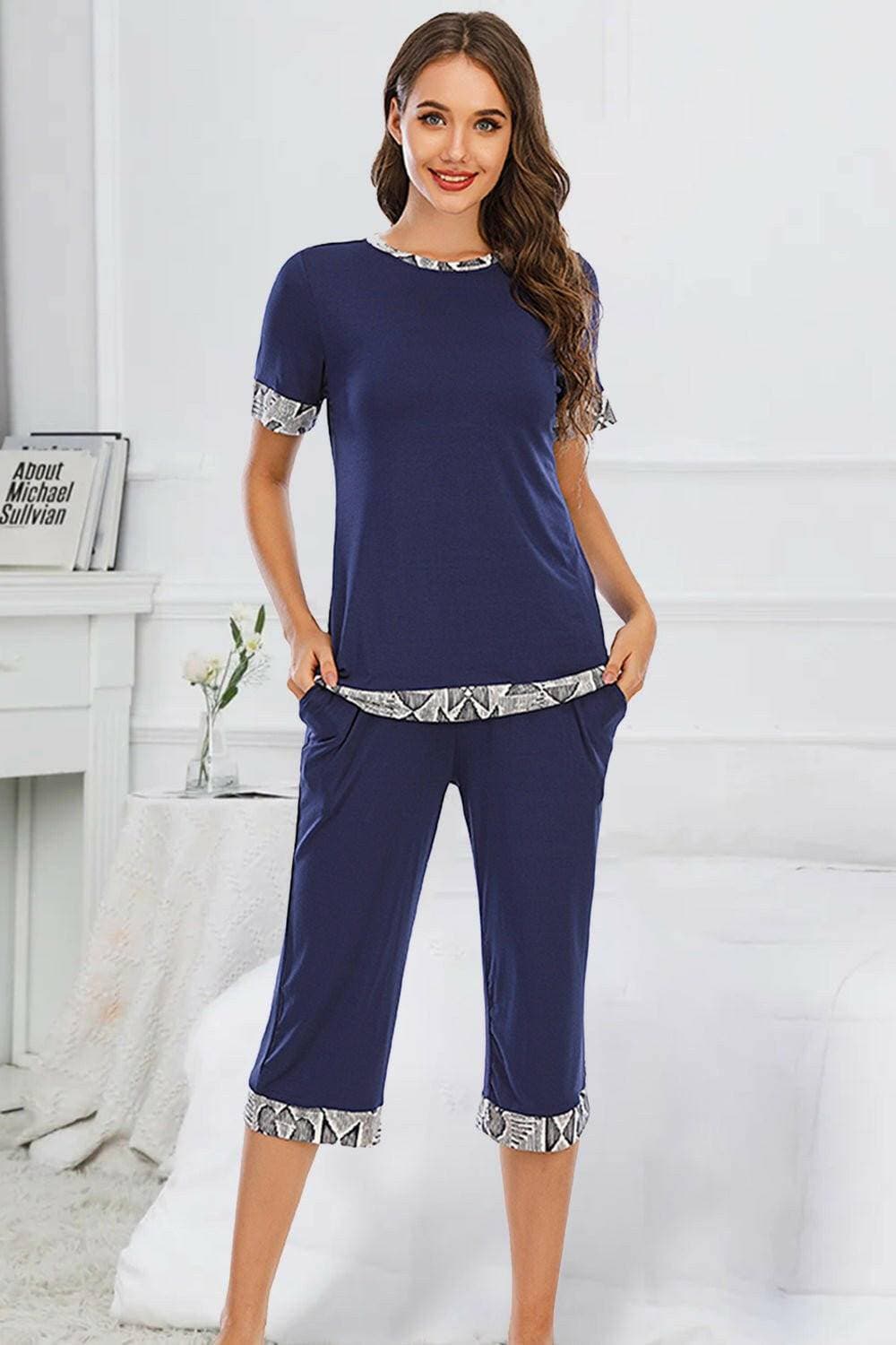 Elegant Lounge Set with Short Sleeve Top and Capri PantsElegant Lounge Set with Short Sleeve Top and Capri Pants
 Indulge in relaxation without compromising on style. Elevate your loungewear game with our Elegant Lounge SLove Salve Elegant Lounge Setlounge