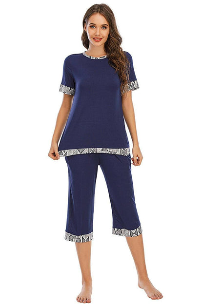 Elegant Lounge Set with Short Sleeve Top and Capri PantsElegant Lounge Set with Short Sleeve Top and Capri Pants
 Indulge in relaxation without compromising on style. Elevate your loungewear game with our Elegant Lounge SLove Salve Elegant Lounge Setlounge