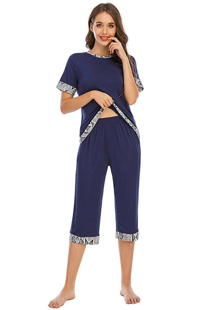 Elegant Lounge Set with Short Sleeve Top and Capri PantsElegant Lounge Set with Short Sleeve Top and Capri Pants
 Indulge in relaxation without compromising on style. Elevate your loungewear game with our Elegant Lounge SLove Salve Elegant Lounge Setlounge