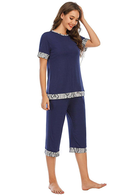 Elegant Lounge Set with Short Sleeve Top and Capri PantsElegant Lounge Set with Short Sleeve Top and Capri Pants
 Indulge in relaxation without compromising on style. Elevate your loungewear game with our Elegant Lounge SLove Salve Elegant Lounge Setlounge