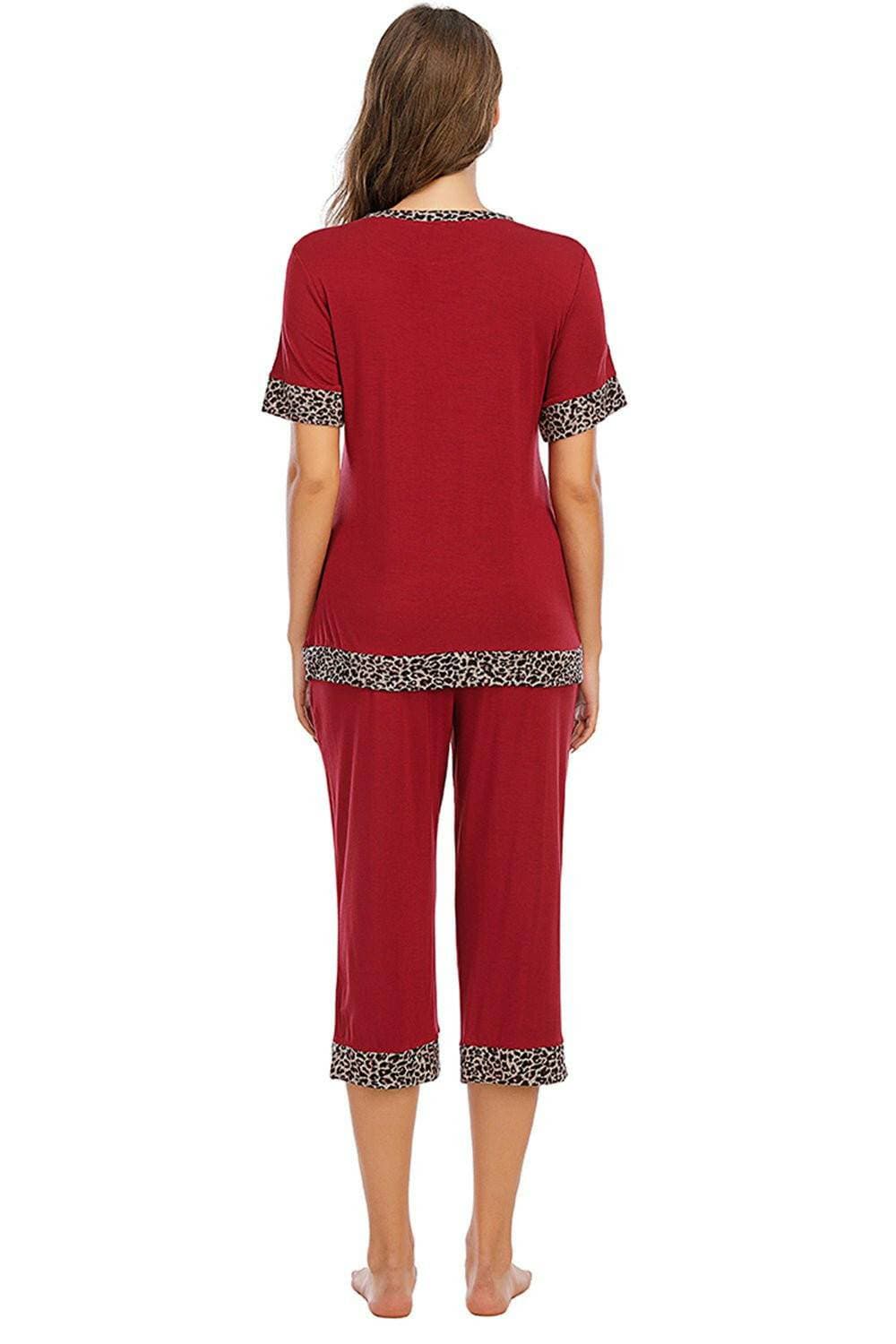 Elegant Lounge Set with Short Sleeve Top and Capri PantsElegant Lounge Set with Short Sleeve Top and Capri Pants
 Indulge in relaxation without compromising on style. Elevate your loungewear game with our Elegant Lounge SLove Salve Elegant Lounge Setlounge