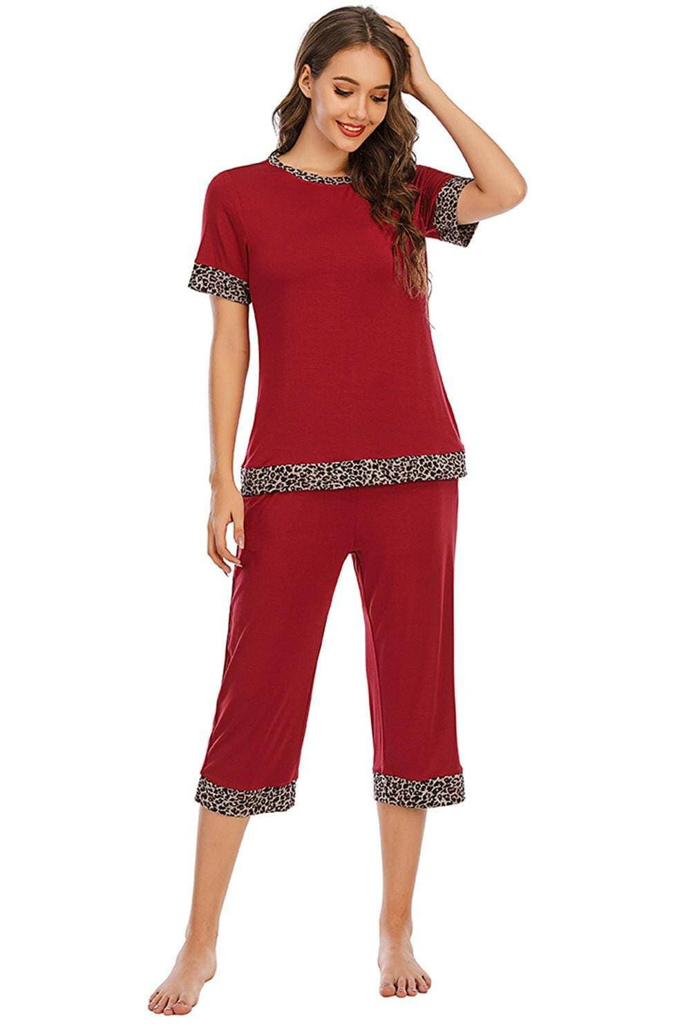 Elegant Lounge Set with Short Sleeve Top and Capri PantsElegant Lounge Set with Short Sleeve Top and Capri Pants
 Indulge in relaxation without compromising on style. Elevate your loungewear game with our Elegant Lounge SLove Salve Elegant Lounge Setlounge