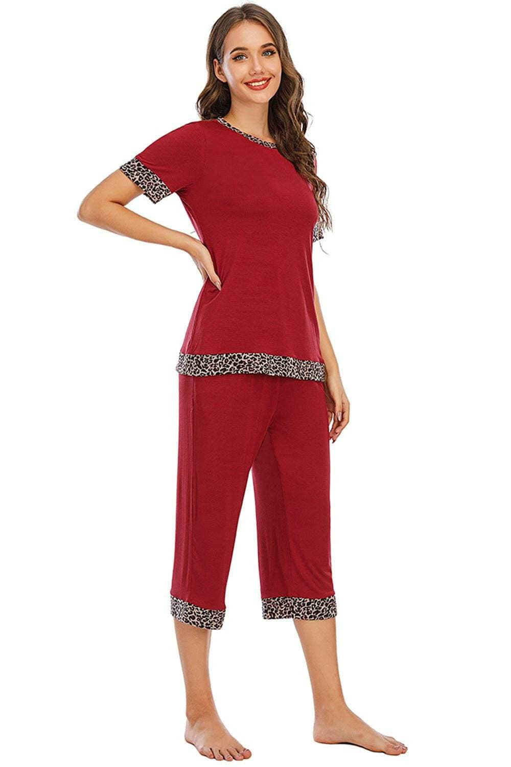 Elegant Lounge Set with Short Sleeve Top and Capri PantsElegant Lounge Set with Short Sleeve Top and Capri Pants
 Indulge in relaxation without compromising on style. Elevate your loungewear game with our Elegant Lounge SLove Salve Elegant Lounge Setlounge