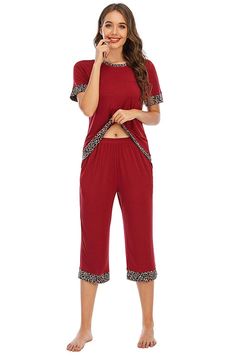 Elegant Lounge Set with Short Sleeve Top and Capri PantsElegant Lounge Set with Short Sleeve Top and Capri Pants
 Indulge in relaxation without compromising on style. Elevate your loungewear game with our Elegant Lounge SLove Salve Elegant Lounge Setlounge