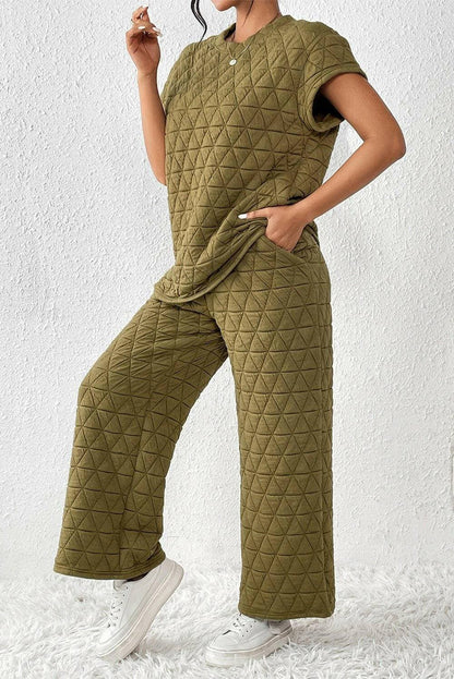 Ultimate Coziness Two-Piece Lounge Set with Trendy DetailsExperience Ultimate Coziness with our Two-Piece Lounge Set
 
 Stay cozy and chic in this trendy lounge set
 Short sleeve top and pocketed pants for a fashionable looLove Salve -Piece Lounge Setlounge